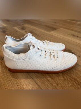 Suavs White Knit Lace-Up Sneakers with Brown Outsole